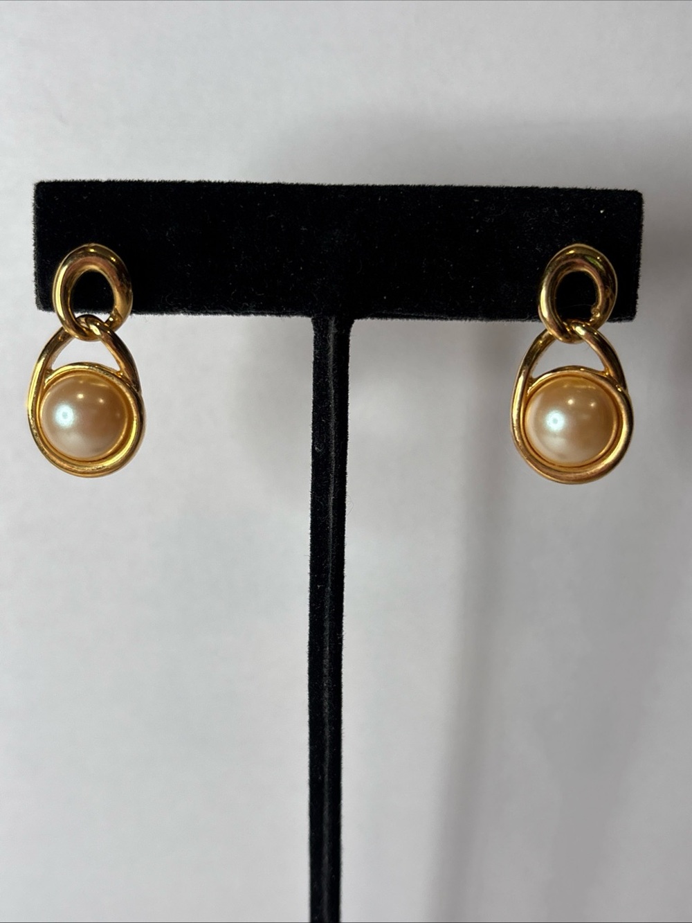 Vintage Gold Tone Faux Pearl Drop Earrings Dangle Pierced Jewelry